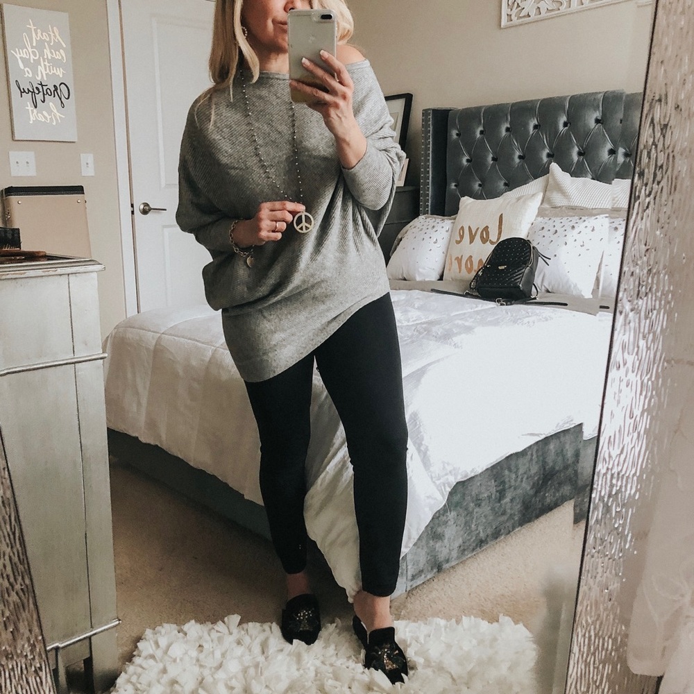 Heathered Grey On or Off the Shoulder Knit Top - Picture 3 of 8